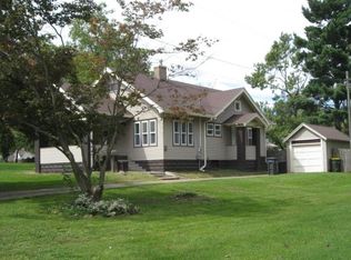 97 Harrison Ave, Charleston, IL 61920