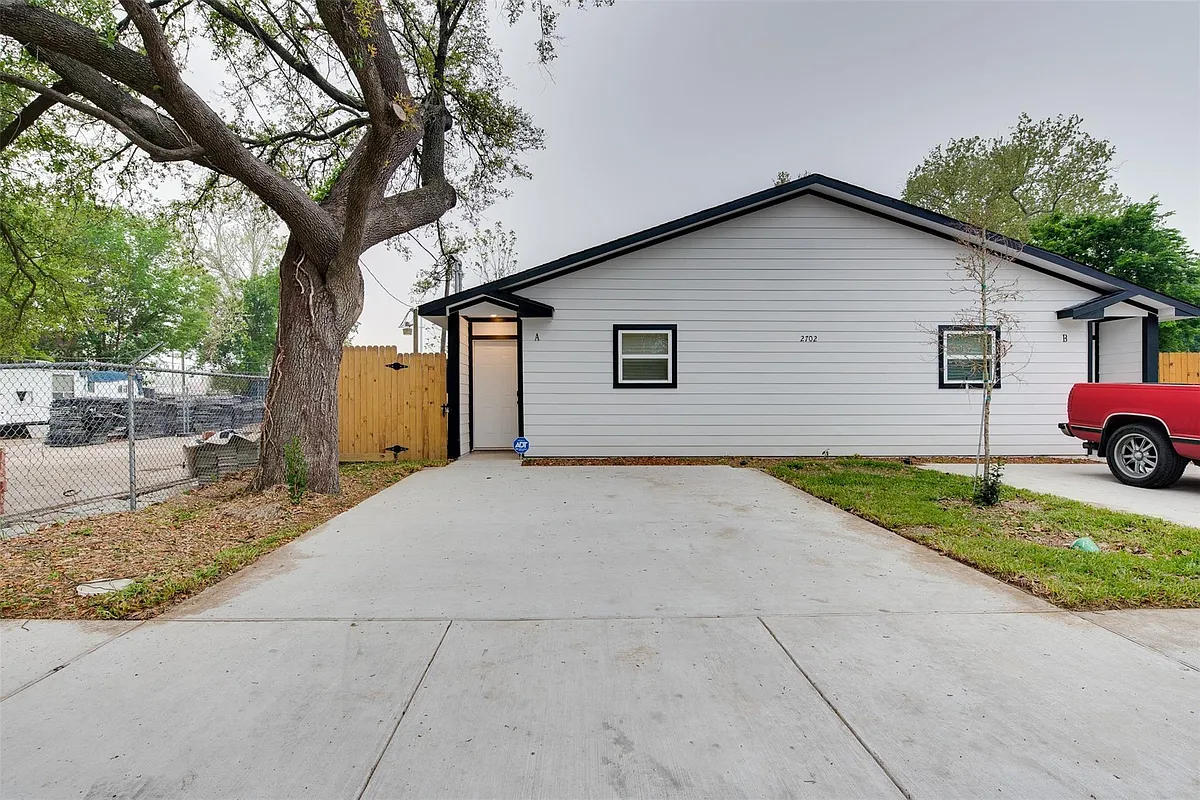 Building Photo - 2702 Reid St #A