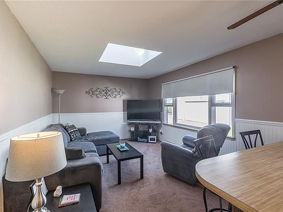 5th image of 1321 Summit Dr
