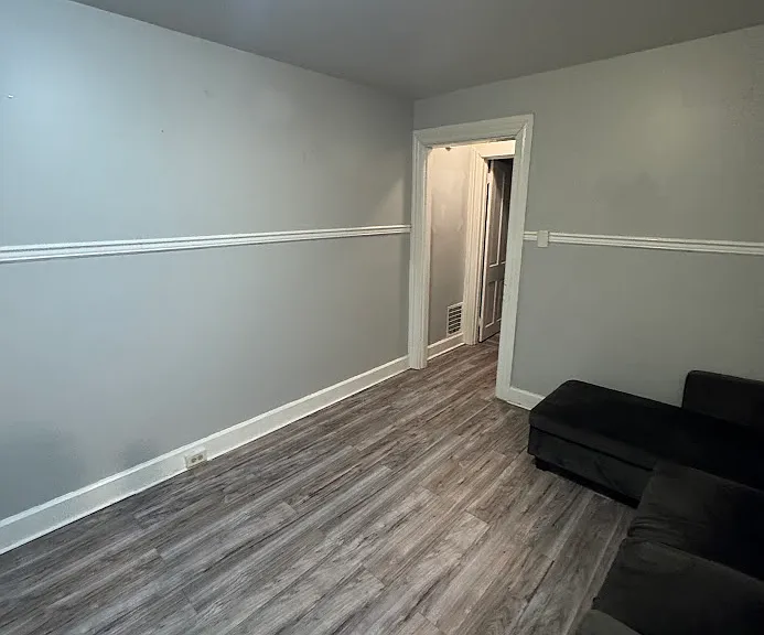 300-300 W James St #306-3 — Photo 1