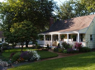 28 Raymonds Dr, Fairfield, CT 06824