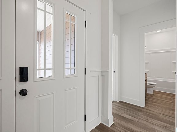 3rd image of 363 Lakeland Ct