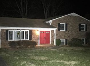 69 New London Dr, Lynchburg, VA 24502