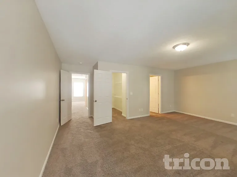 911 Pine Ridge Way — Photo 11