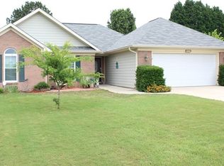 704 Gateway Dr, Bonaire, GA 31005