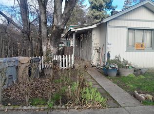 346 SW L St, Grants Pass, OR 97526