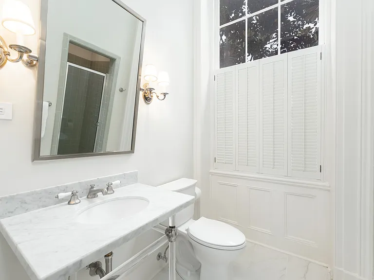 1 E Battery St #B — Photo 6