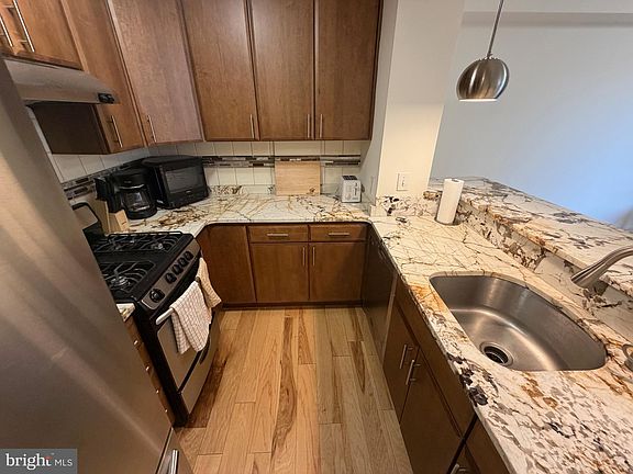 4th image of 950 25th St NW APT 116N