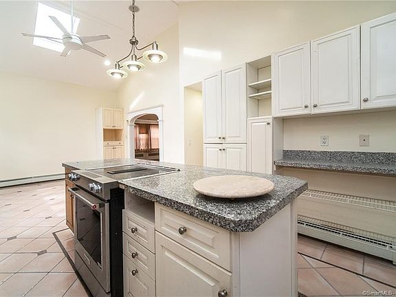 3rd image of 255 Rocton Ave