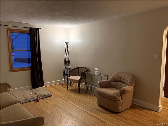 5th image of 229 E Grand Blvd