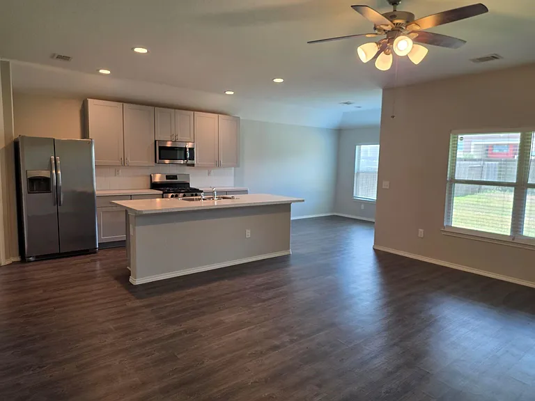 20714 Southern Woods Dr — Photo 6
