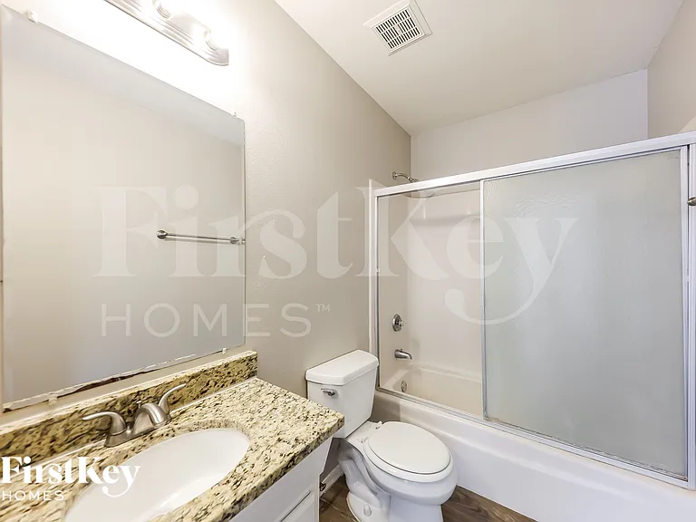 13807 N 52nd Ave — Photo 16