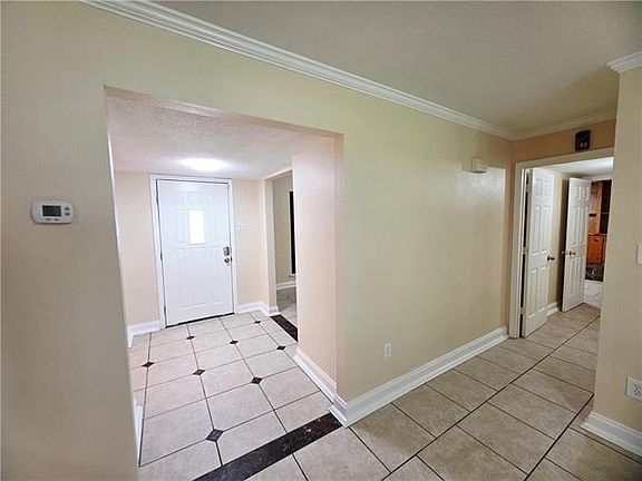 2nd image of 208 Cottonwood Dr