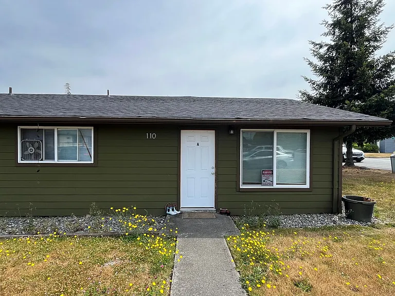 110 Stanford Dr — Photo 2
