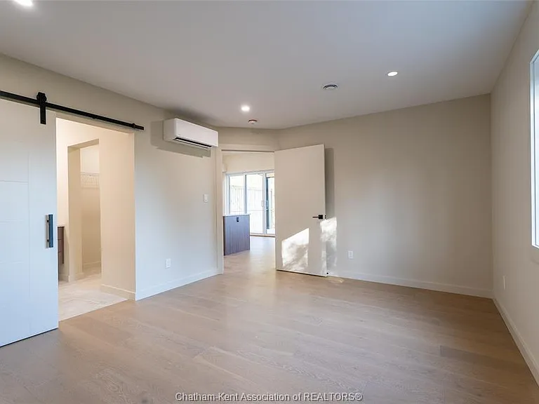 430 Indian Creek Rd W — Photo 20