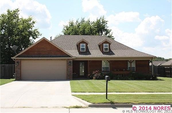 1st image of 2401 N Westwood Dr