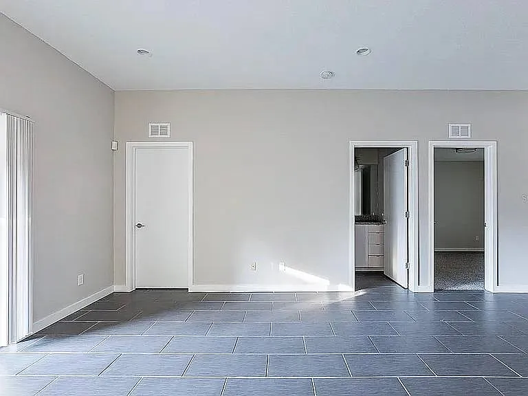 2820 S Shade Ave — Photo 4