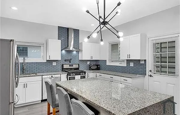 1850 Middle St — Photo 13