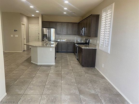 5th image of 10588 Grey Adler St