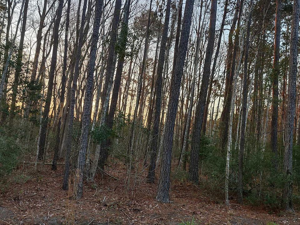 1st image of  Hawthorn Dr.