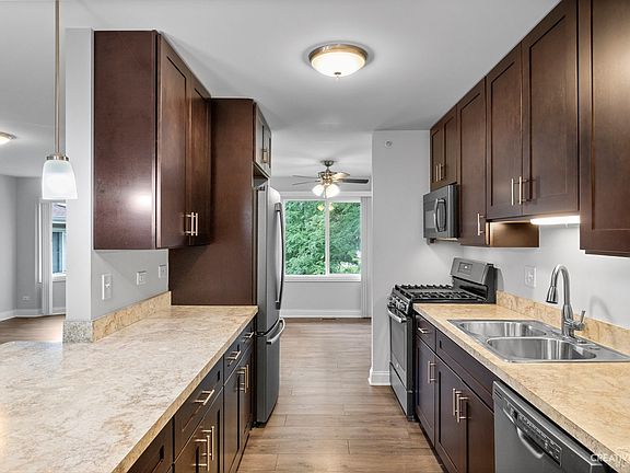 3rd image of 3000 Roberts Dr W #5