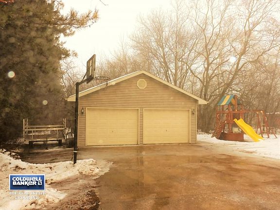 Extra 4 car detached garage!