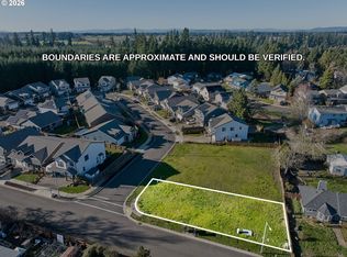 2621 N Lydia Loop, Hubbard, OR 97032