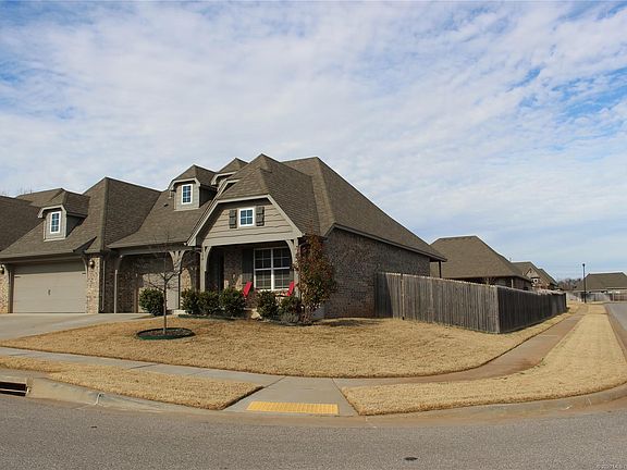 2nd image of 2604 W Van Buren Ct S