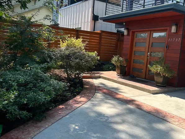 11737 Durland Ave NE, Seattle, WA 98125