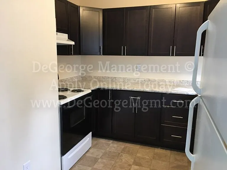 Parkside Apartments — Photo 11
