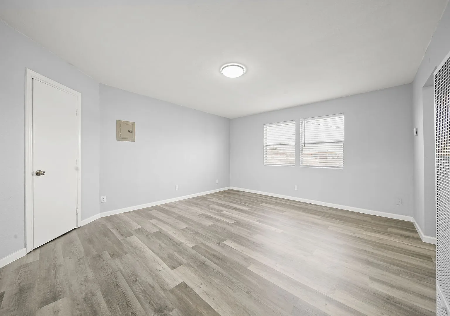 6515-6521 S. Avalon Blvd — Photo 1
