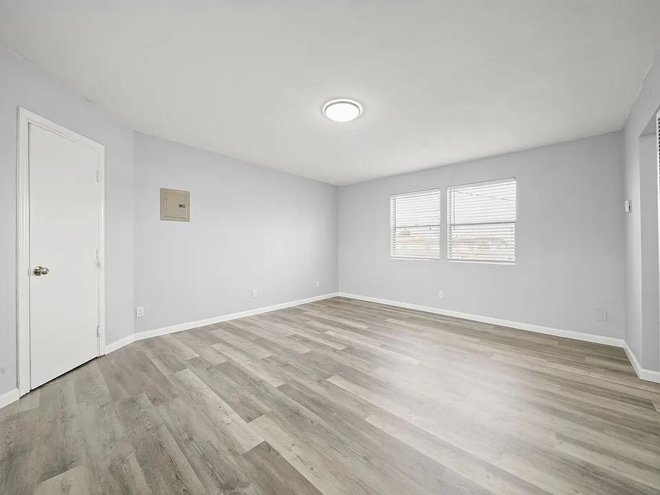 6515-6521 S Avalon Blvd