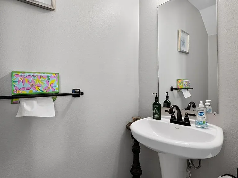 9601 Euclid Dr — Photo 29