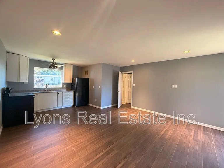 8406 Sevigny Dr — Photo 3