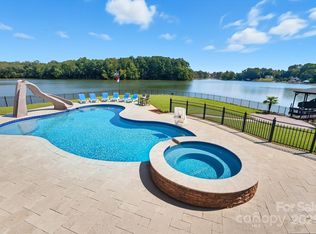 8424 Catawba Cove Dr, Belmont, NC 28012