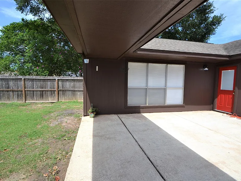 15927 Tumbling Rapids Dr — Photo 40