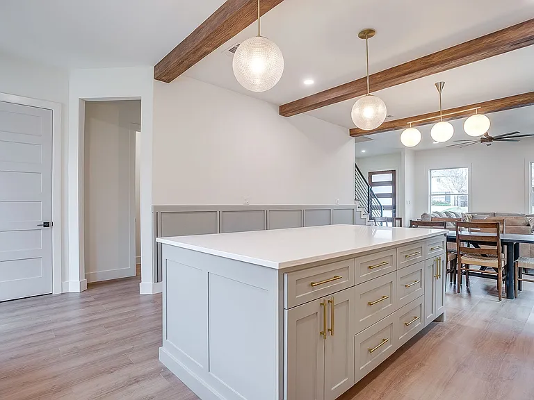 2705 Gordon Ave — Photo 8