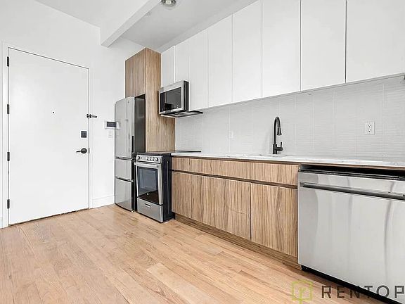 3rd image of 439 Sackett St #105E