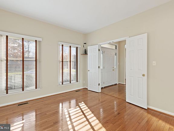 5th image of 2214 Erin Way