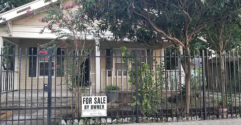 1st image of 1404 N Cesar Chavez Blvd