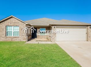 2041 W Hunter Springs Way, Mustang, OK 73064