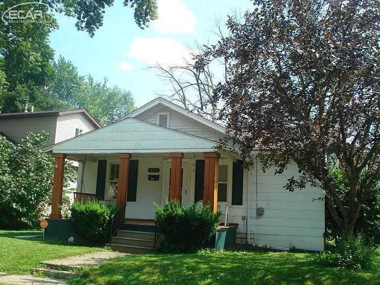 2nd image of 651 Lincoln Ave