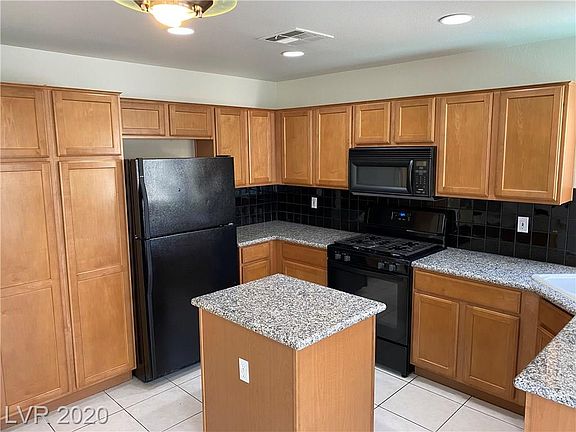 5th image of 3956 W Irvin Ave #0