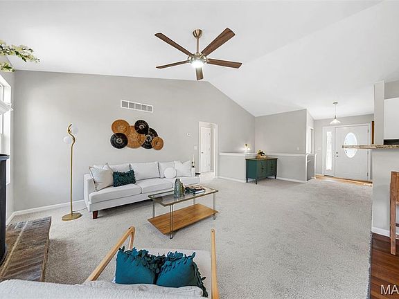 4th image of 18482 Walnut Springs Ct