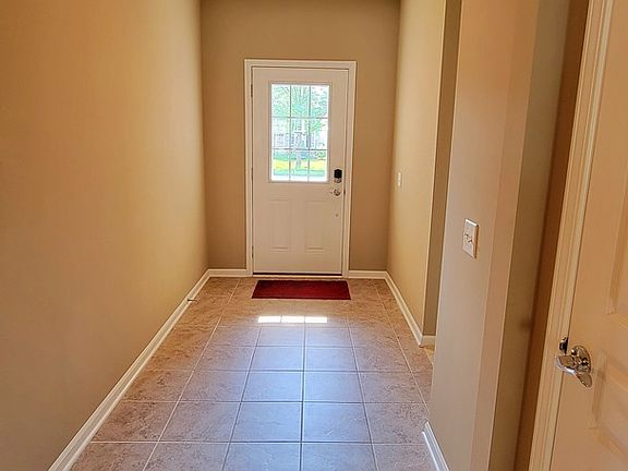 2nd image of 703 Flag Dr