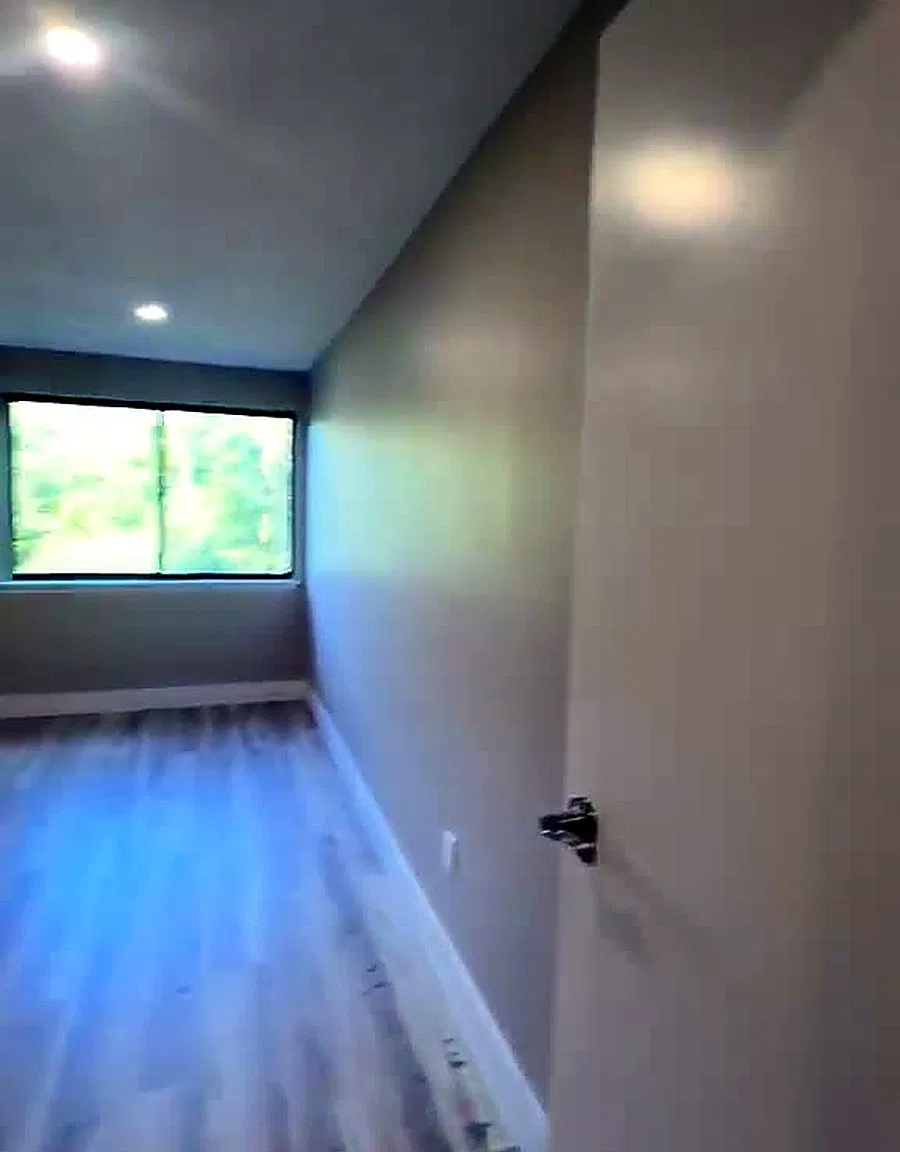 3 bed, 1100 sqft, $3,100 — Photo 2