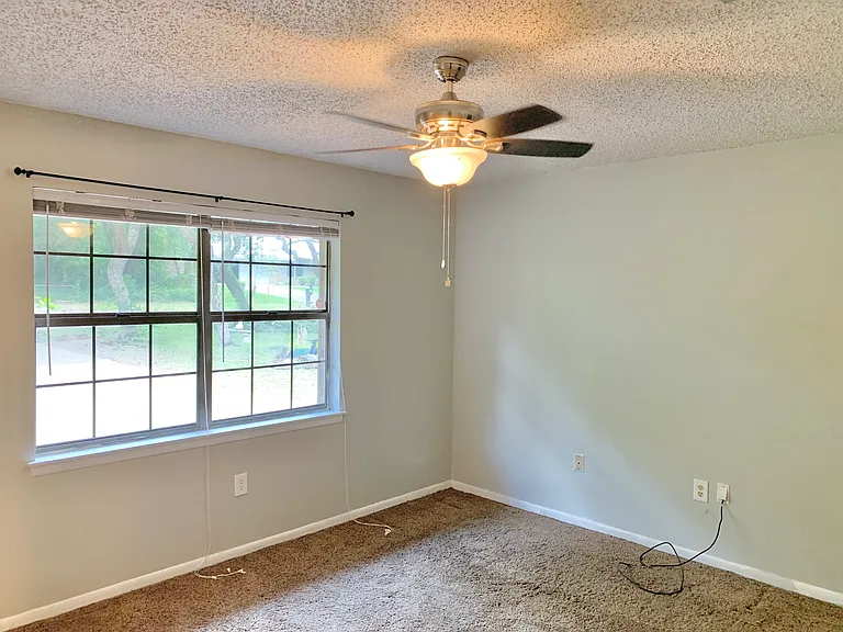 317 Somerset Dr — Photo 32