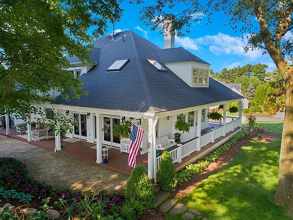 3rd image of 6923 Pine Valley Ln