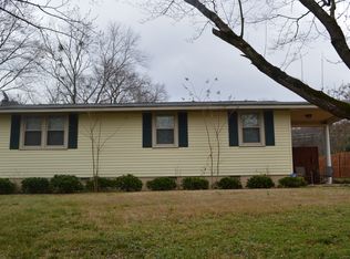 2012 Bide A Wee Dr NE, Huntsville, AL 35801