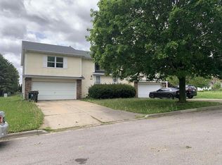 1627-1629 Rustic Dr, Sun Prairie, WI 53590